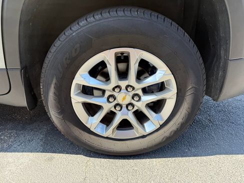 Used 2020 Chevrolet Traverse LS FWD image 32