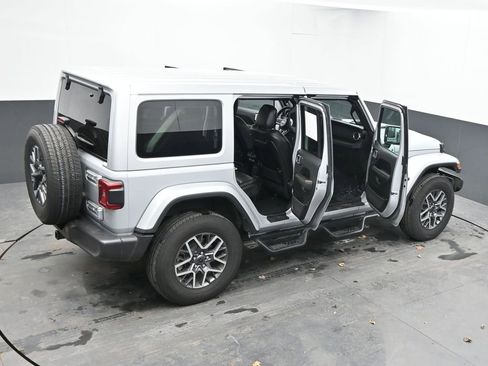 Used 2024 Jeep Wrangler Sahara image 59