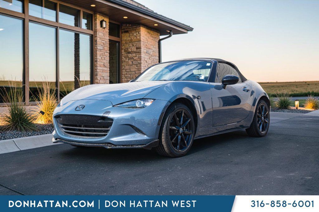 Used 2021 MAZDA MX-5 Miata Club RWD image 1