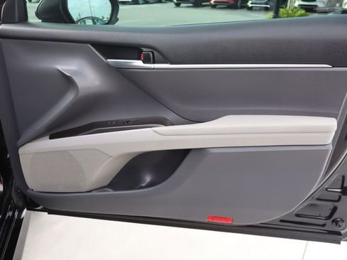 Used 2022 Toyota Camry LE FWD image 28