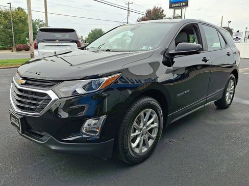 Used 2021 Chevrolet Equinox LS image 3