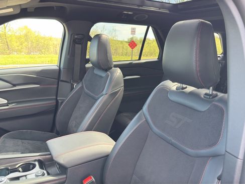 Used 2026 Ford Explorer ST AWD/4WD image 18