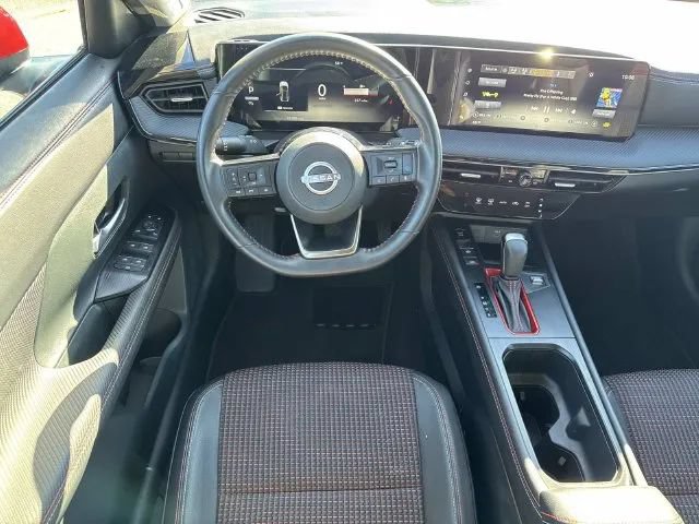 Certified 2025 Nissan Kicks SR FWD image 14