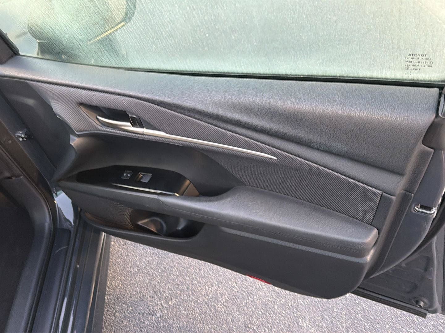 Used 2025 Toyota Camry SE FWD image 14