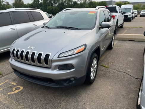 Used 2015 Jeep Cherokee Latitude FWD image 4