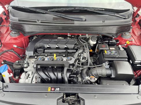 Used 2024 Hyundai Venue SEL image 17