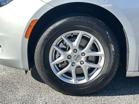 Used 2023 Chrysler Voyager LX image 11