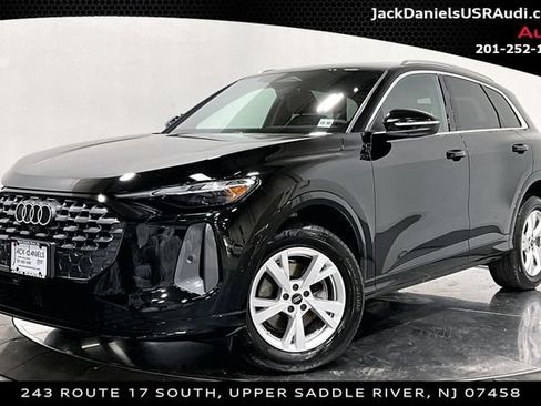 Used 2025 Audi Q5 Premium w/ Convenience Package AWD/4WD image 1