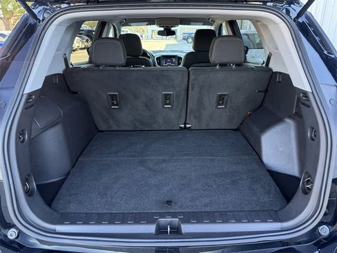 Used 2024 GMC Terrain SLE image 32