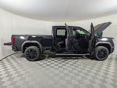 Used 2026 GMC Sierra 2500 Denali AWD/4WD image 9