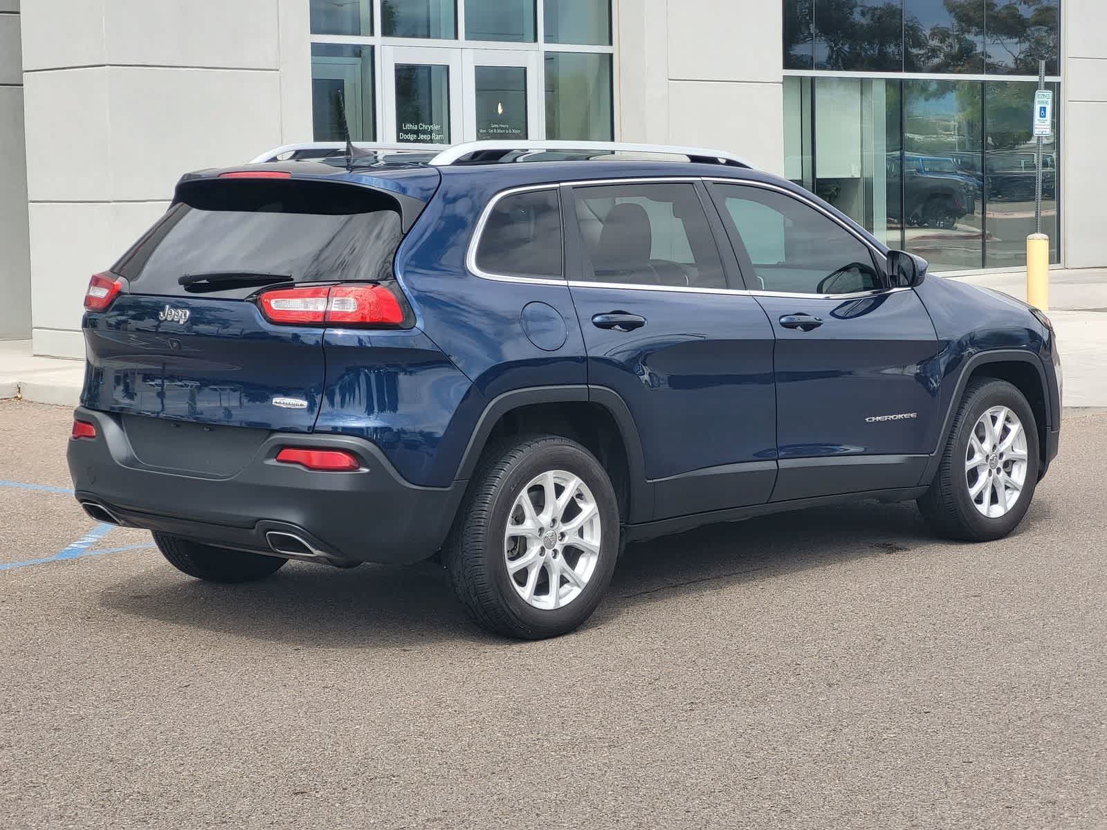 Used 2018 Jeep Cherokee Latitude Plus FWD image 5