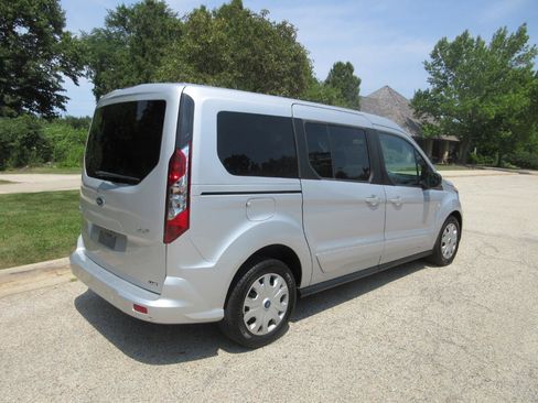 Used 2022 Ford Transit Connect XLT FWD image 11