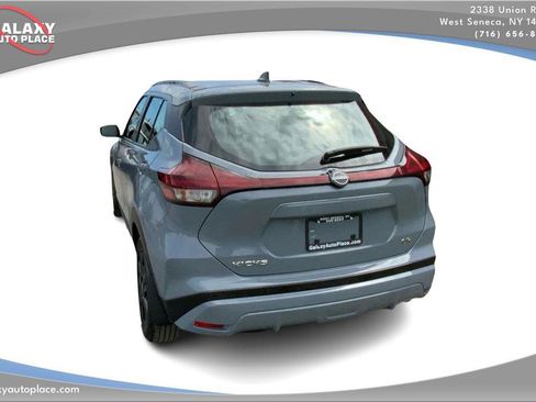 Used 2024 Nissan Kicks SR w/ SR Premium Package FWD image 7