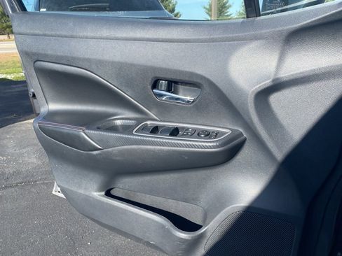 Used 2024 Nissan Versa SR image 15