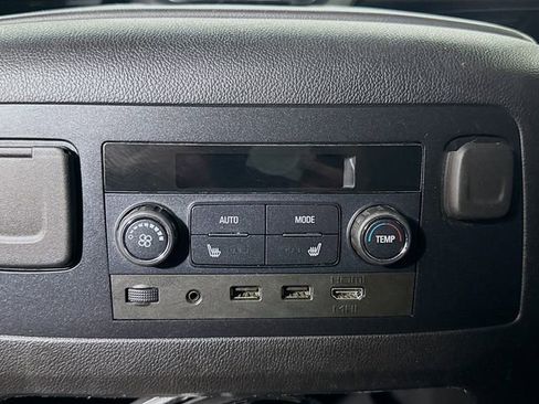 Used 2019 Chevrolet Suburban Premier AWD/4WD image 30