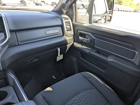 New 2026 RAM 2500 Big Horn AWD/4WD image 17