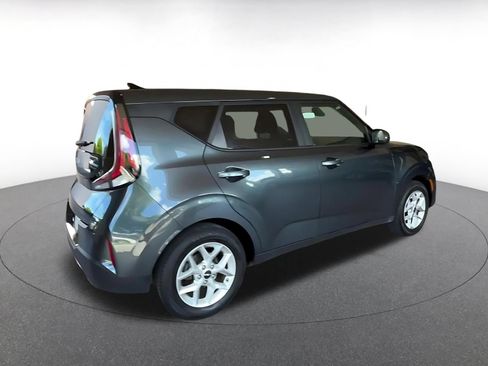 Used 2025 Kia Soul LX w/ LX Technology Package FWD image 14