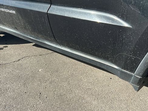 Used 2016 Jeep Grand Cherokee Limited image 10