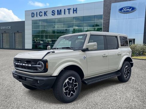 New 2025 Ford Bronco Outer Banks image 3