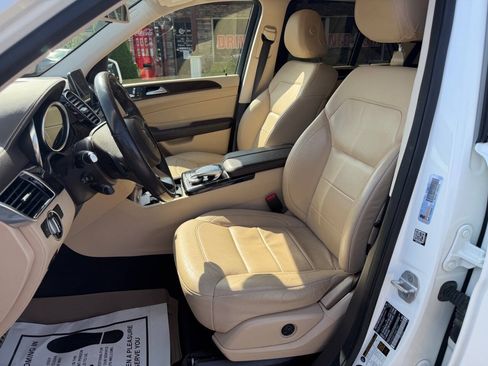 Used 2017 Mercedes-Benz GLE 400 4MATIC image 11