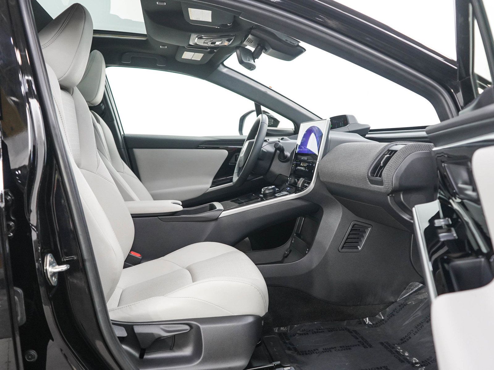 Used 2024 Toyota bZ4X AWD w/ Weather Package image 11