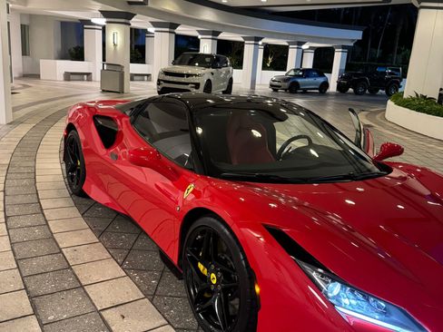 Used 2023 Ferrari F8 Tributo RWD image 5