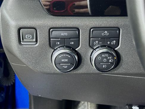 Used 2023 GMC Sierra 1500 Elevation image 21