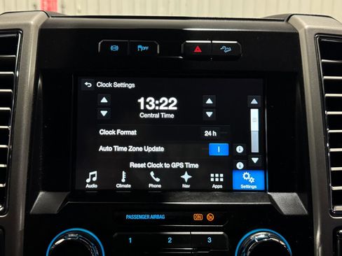 Used 2017 Ford F250 Lariat w/ Lariat Ultimate Package AWD/4WD image 28