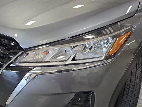 Certified 2025 Nissan Kicks Play S image 29