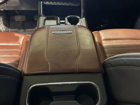 Used 2024 GMC Sierra 3500 Denali Ultimate AWD/4WD image 27