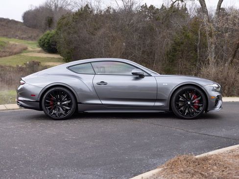 Used 2025 Bentley Continental GT Speed image 11