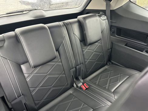 Used 2024 Volkswagen Atlas SE image 28