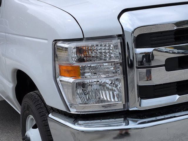 New 2027 Ford E-350 and Econoline 350 Super Duty w/ Power Equipment Group RWD image 9