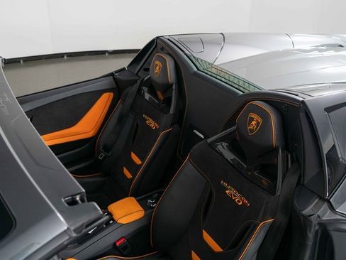 Used 2024 Lamborghini Huracan EVO image 15