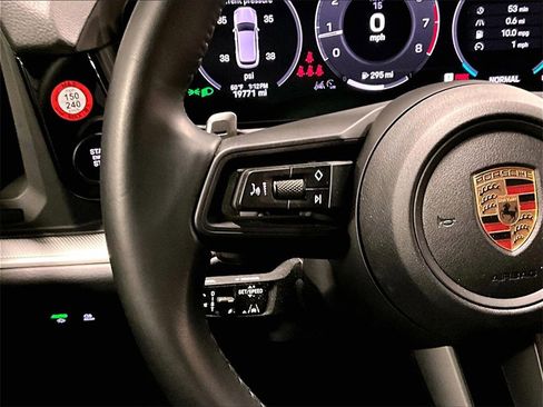 Certified 2024 Porsche Cayenne image 23