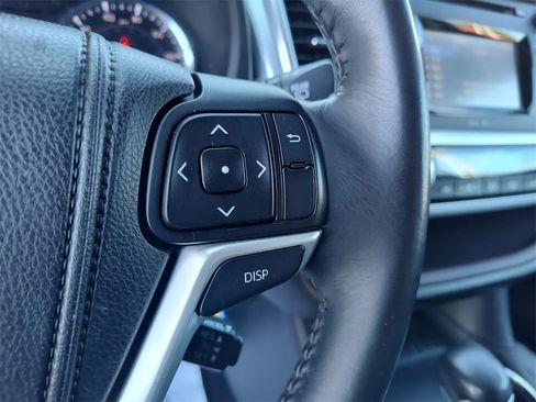 Used 2014 Toyota Highlander LE image 27