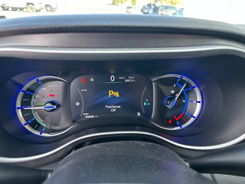 Used 2024 Chrysler Pacifica Limited FWD image 15