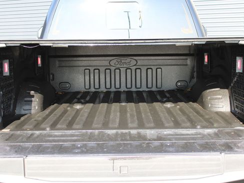 Used 2022 Ford F350 Lariat w/ Tremor Off-Road Package image 25