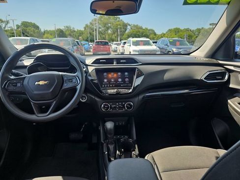 Used 2023 Chevrolet TrailBlazer LT w/ Convenience Package FWD image 13