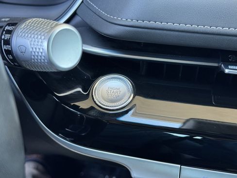 Used 2022 Genesis G80 2.5T image 32