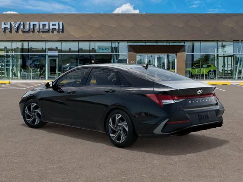 New 2025 Hyundai Elantra SEL image 5