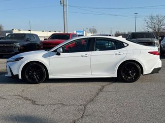 Used 2025 Toyota Camry SE video 2