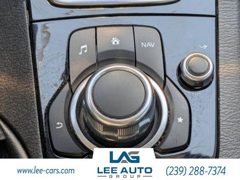 Used 2016 MAZDA MAZDA3 i Sport image 23