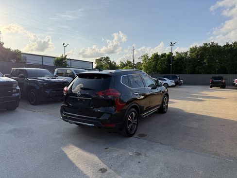 Used 2017 Nissan Rogue SL w/ SL Premium Package FWD image 5