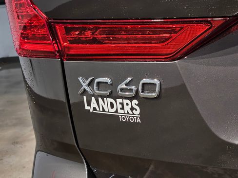 Used 2024 Volvo XC60 B5 Plus image 34