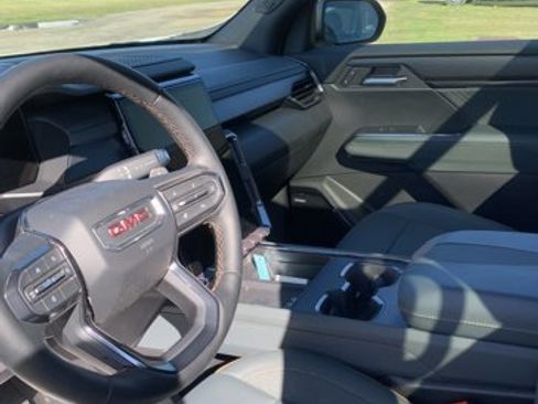 Used 2024 GMC Acadia AT4 image 16