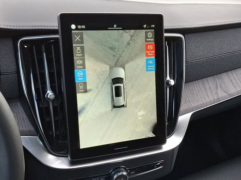 New 2026 Volvo XC90 T8 Ultra w/ Protection Package Premier image 15