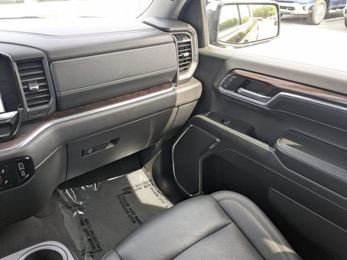 Certified 2024 GMC Sierra 1500 SLT image 16