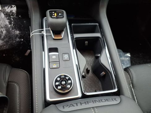 New 2026 Nissan Pathfinder SL image 14