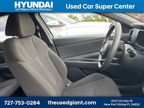 Used 2025 Hyundai Elantra Sport FWD image 7